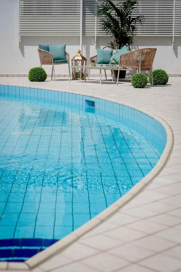 Hotel Embassy Riccione Buitenkant foto