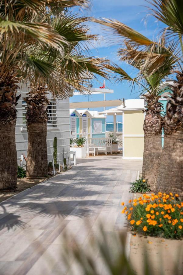 Hotel Embassy Riccione Buitenkant foto