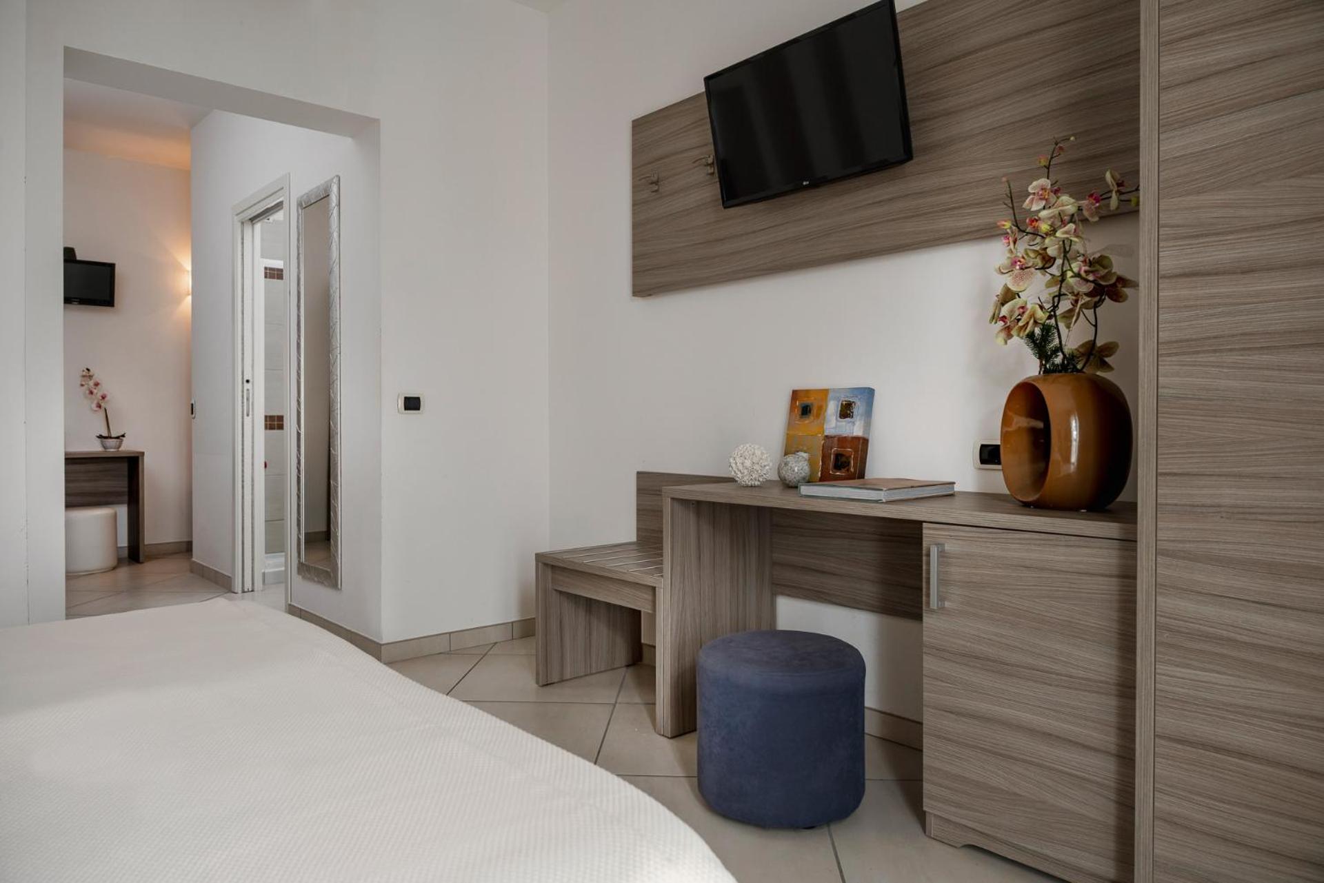 Hotel Embassy Riccione Buitenkant foto
