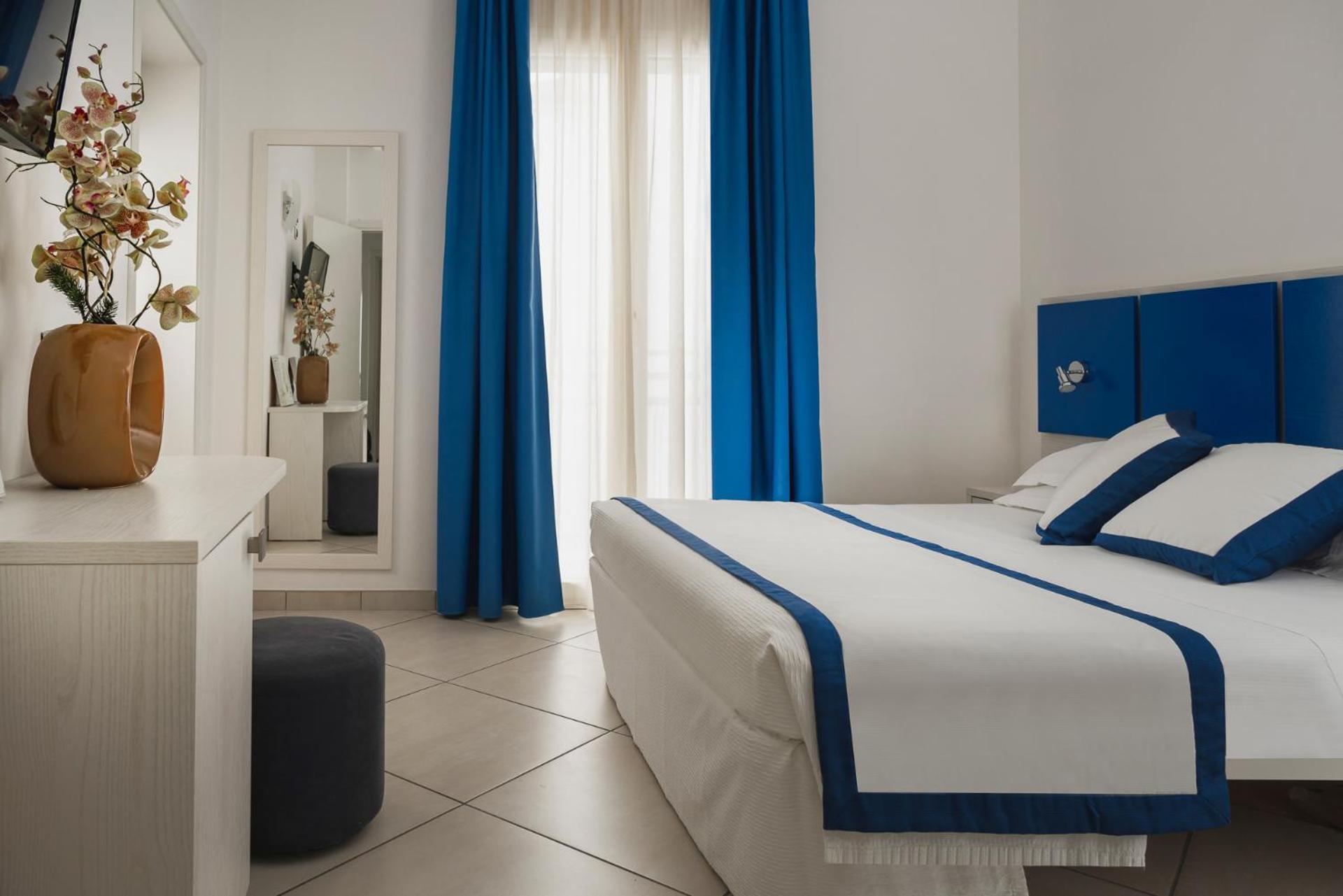 Hotel Embassy Riccione Buitenkant foto
