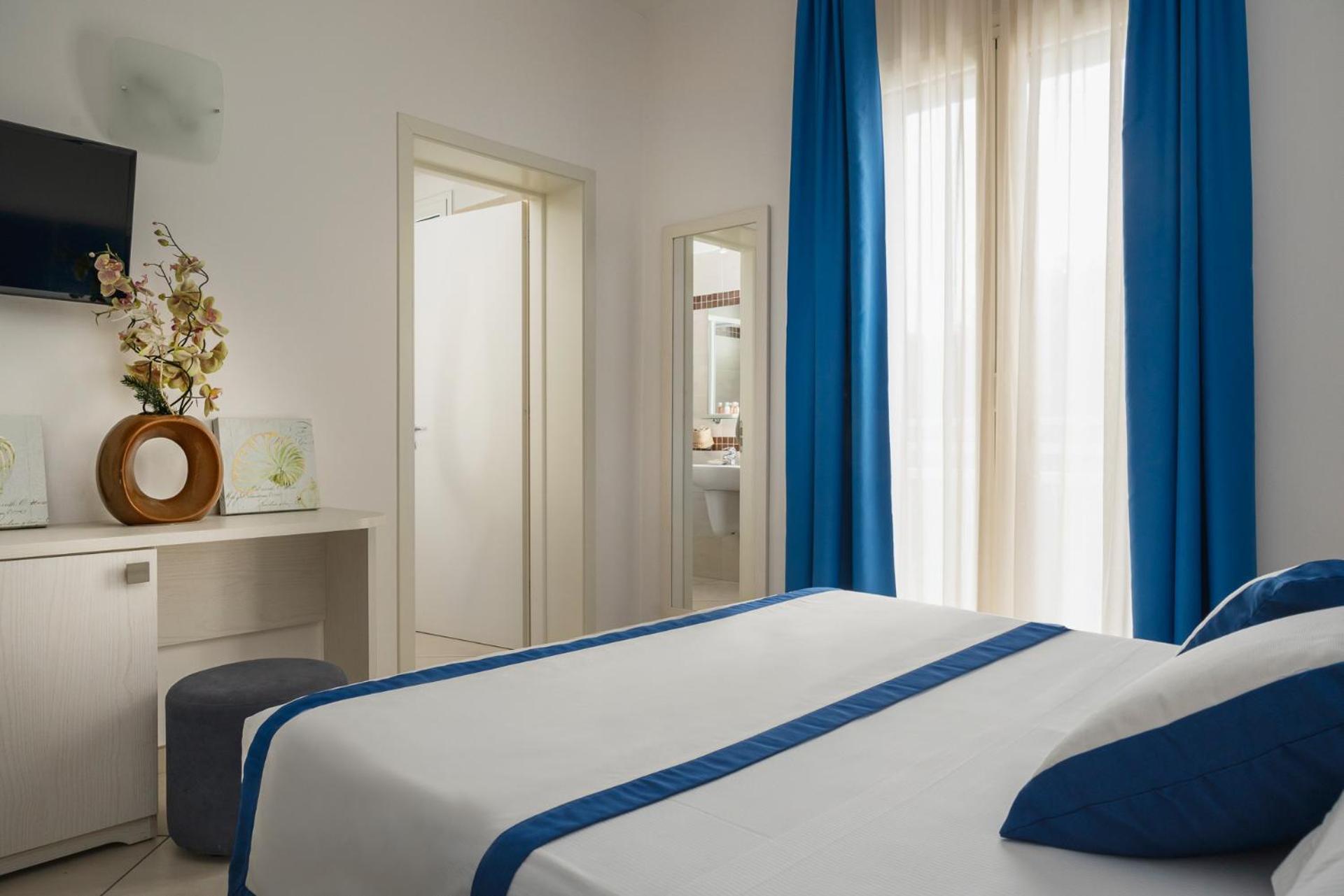 Hotel Embassy Riccione Buitenkant foto